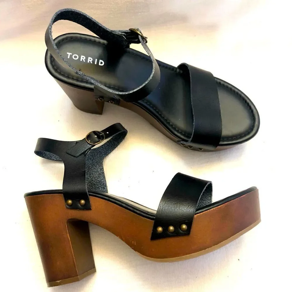 Torrid womens wood grain platform heels sandals size 10.5 W